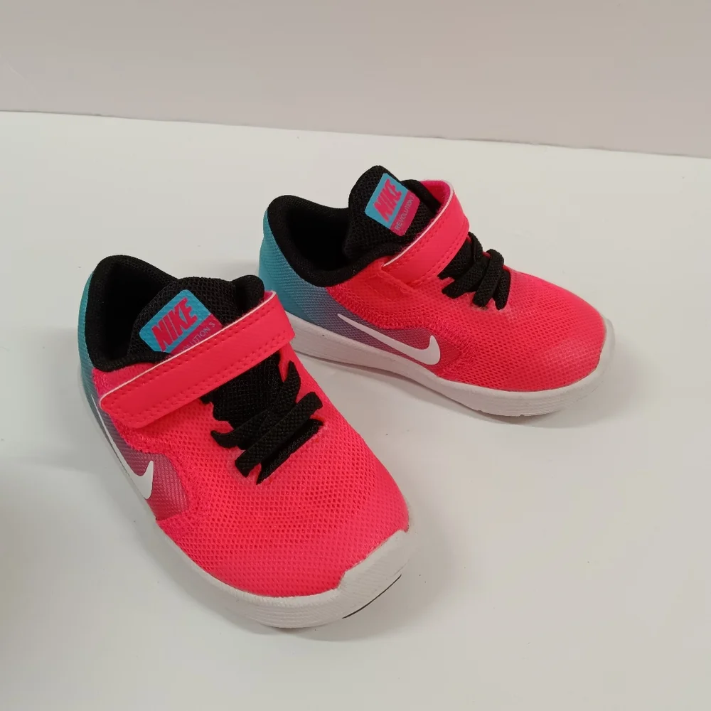 Nike Revolution 3 Toddler Sneakers Racer Pink & Chloribe Blue Size 6C